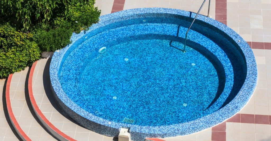Splish Splash: 7 Different Types Of Inground Pools, Cocktail Pool