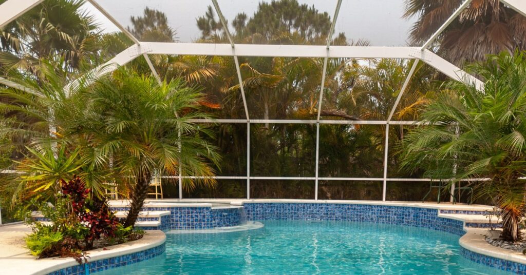 Pros &Amp; Cons Of Pool Screen Enclosures In Florida